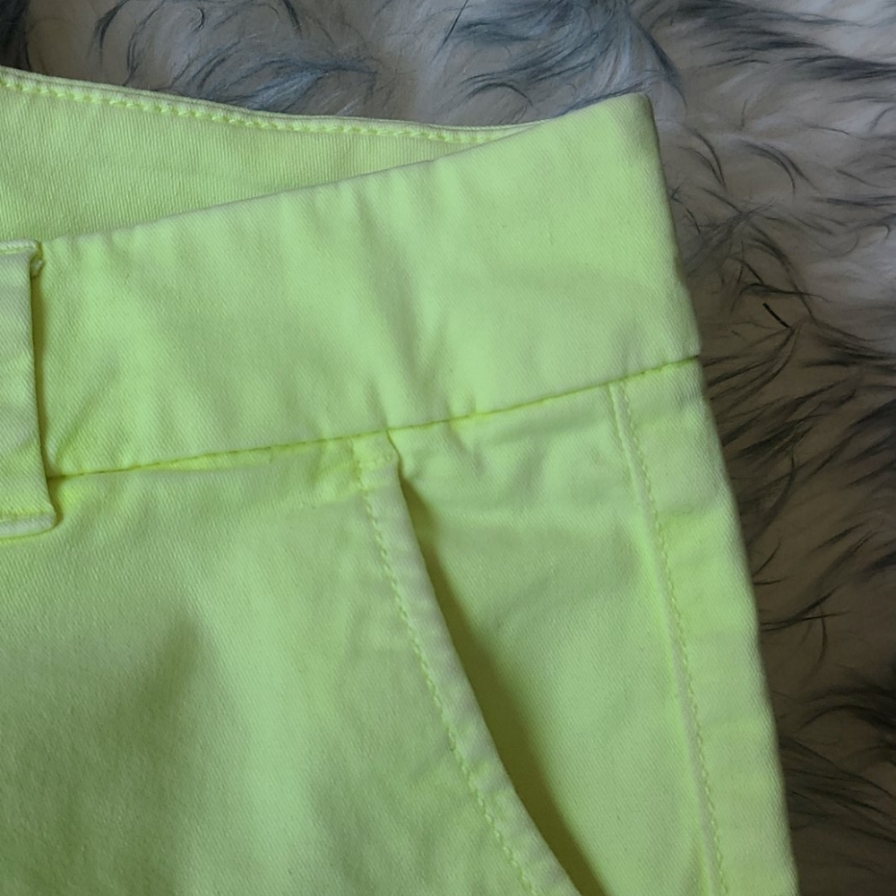 AE Shorts - Picture 4 of 4
